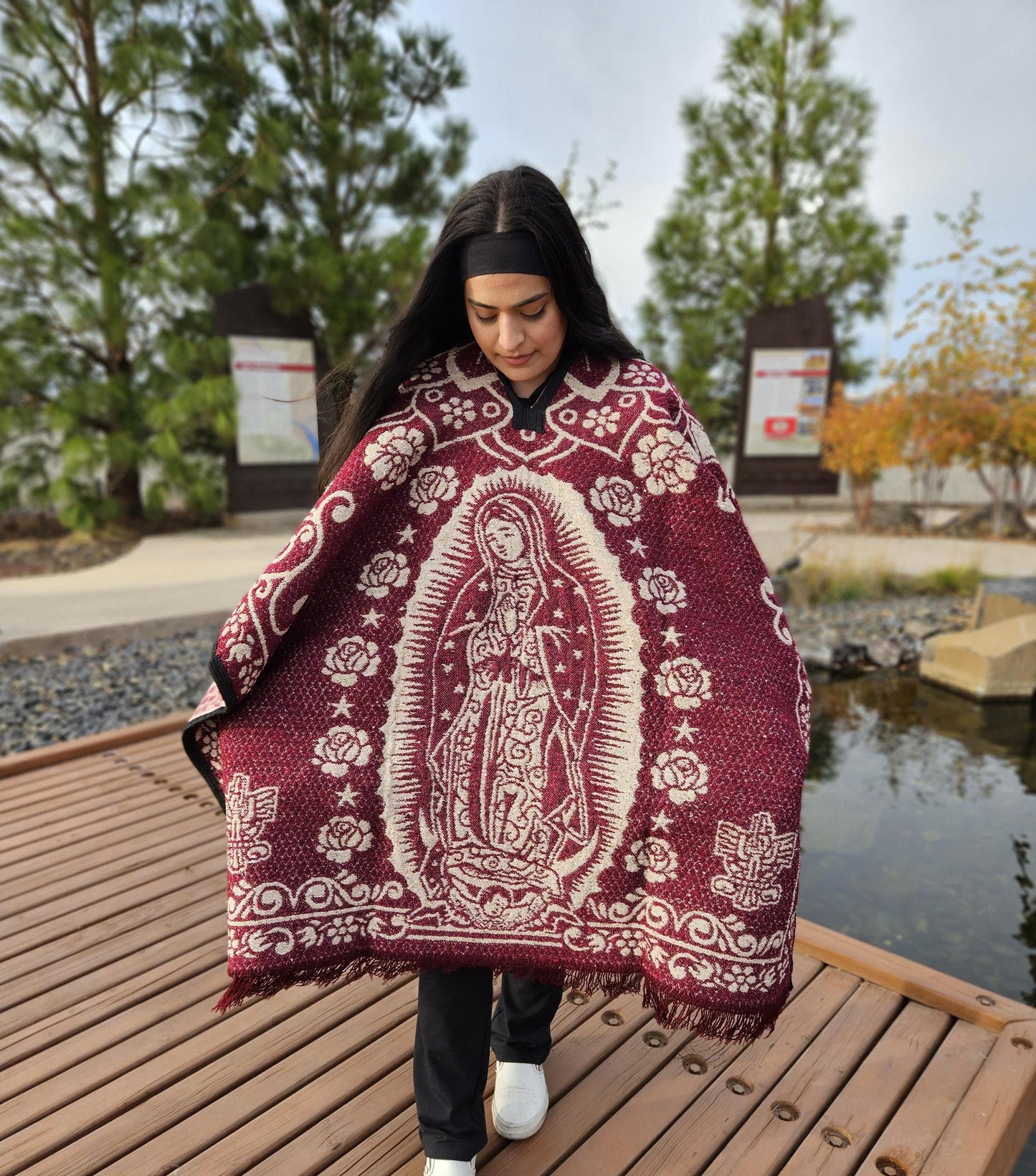 Virgen de guadalupe gaban, poncho con la virgen de guadalupe, mexican shawl, rebozo mexicano