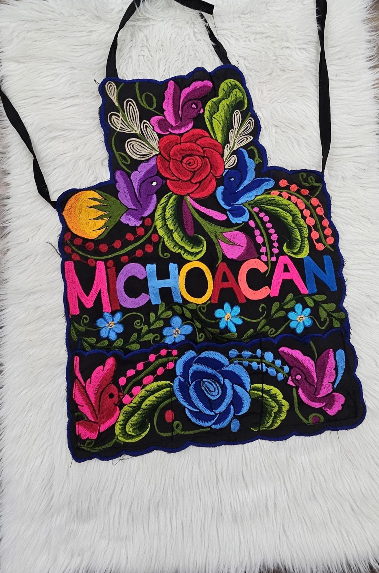 Mexican apron|| Floral apron|| Embroidered apron|| Gift for mom||Apron with pockets