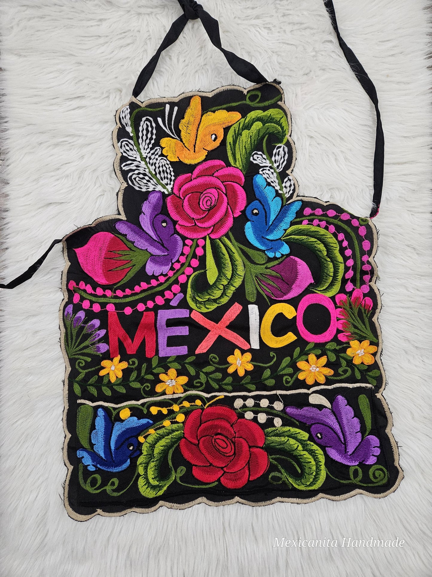 Mexican apron|| Floral apron|| Embroidered apron|| Gift for mom||Apron with pockets