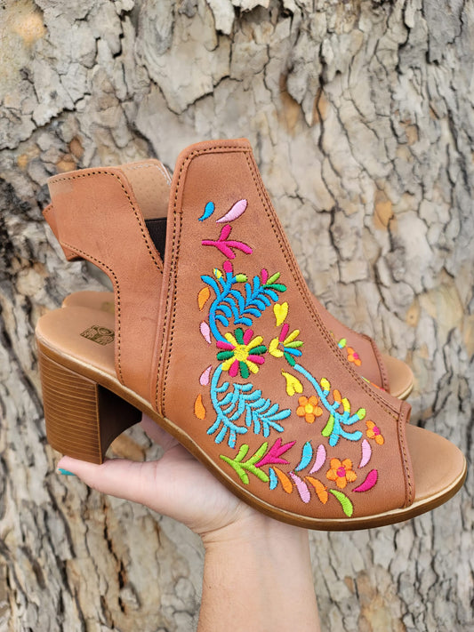 Maribel low heels brown color