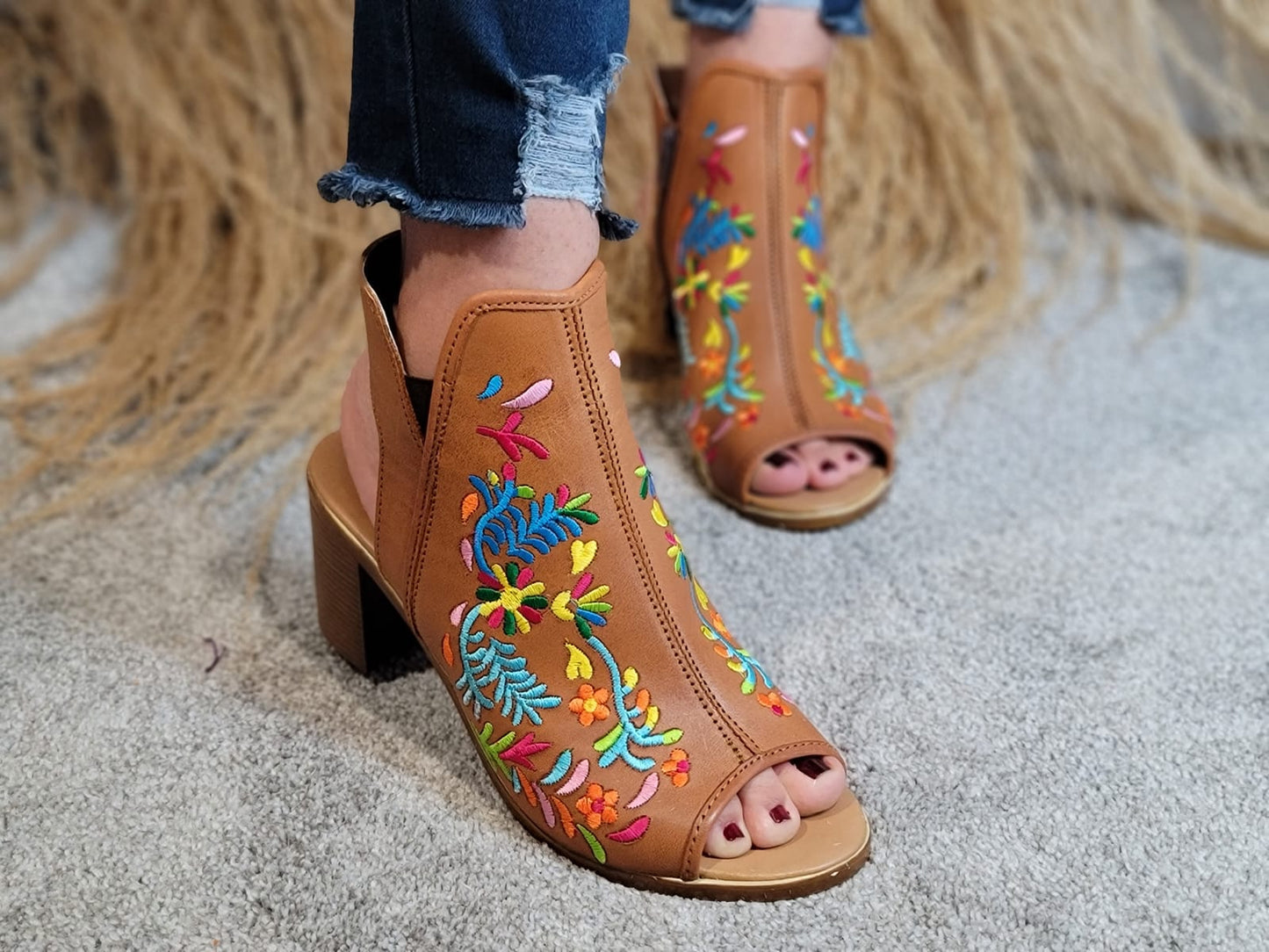 Maribel tacones bajos color marrón
