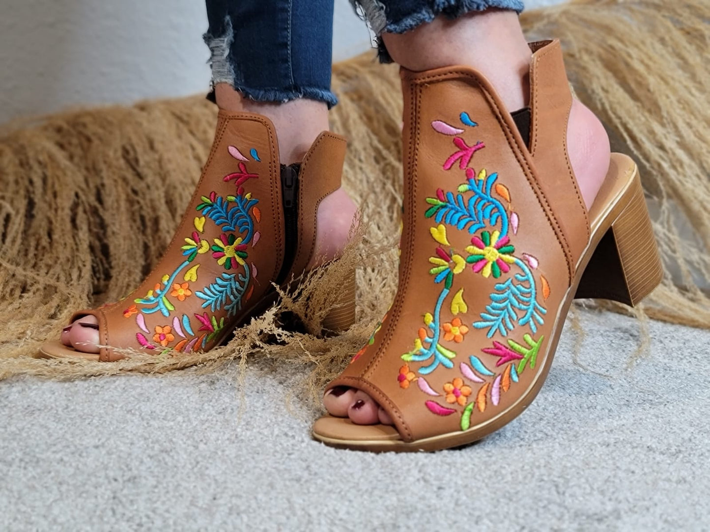 Maribel tacones bajos color marrón