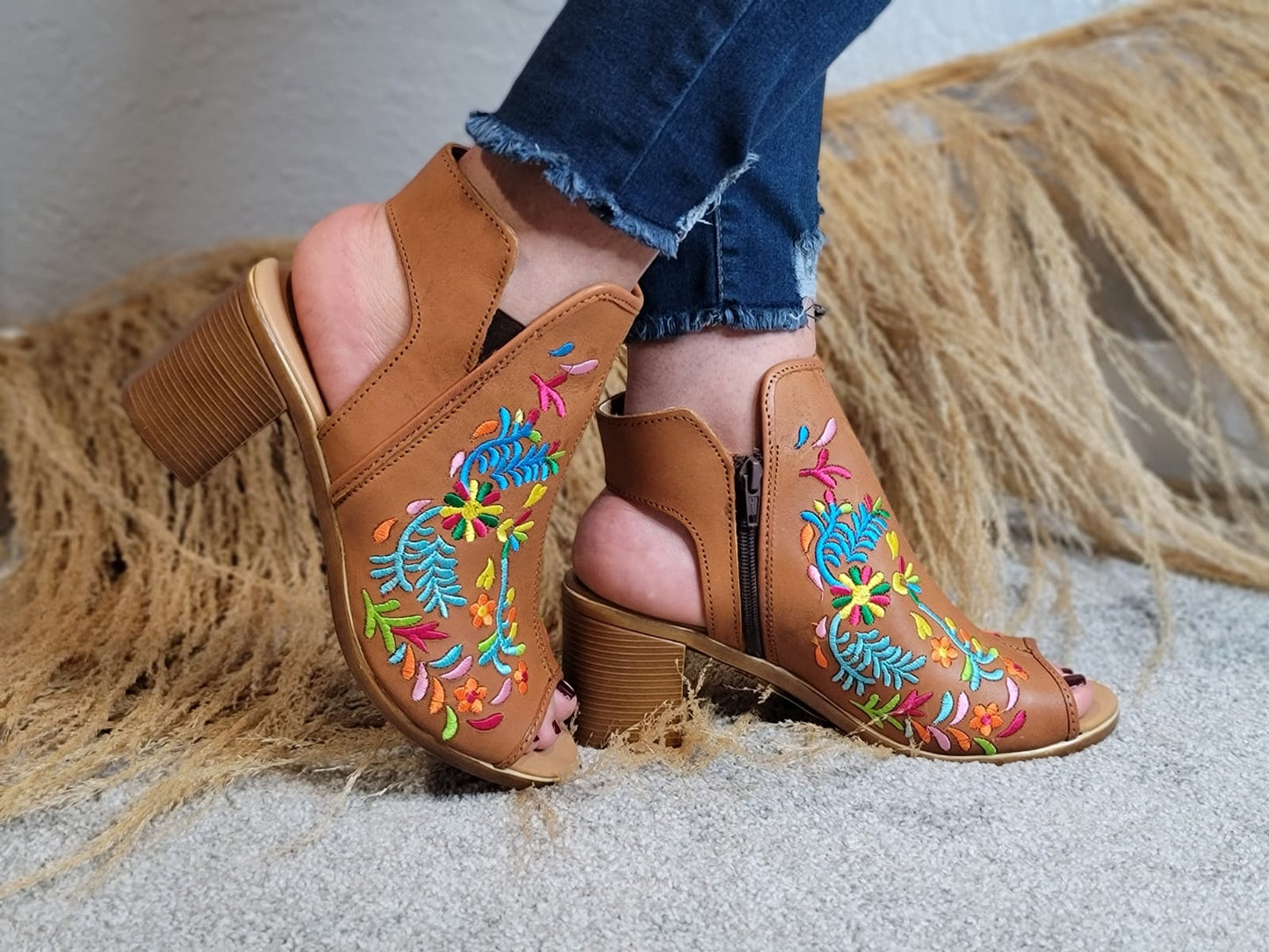 Maribel tacones bajos color marrón