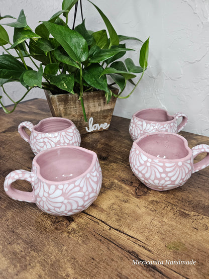 Taza en forma de corazón de Talavera|| Taza en forma de corazón de Talavera.