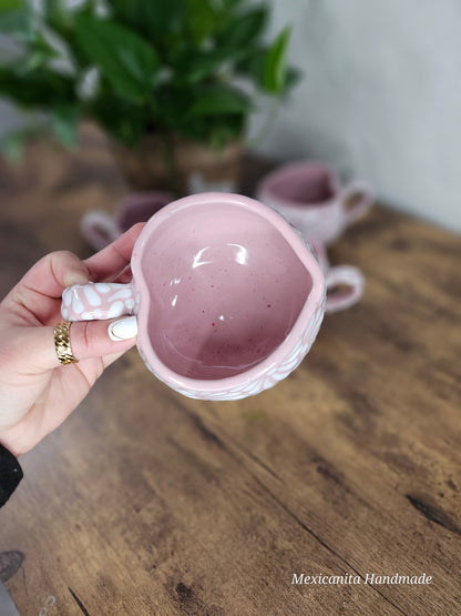 Taza en forma de corazón de Talavera|| Taza en forma de corazón de Talavera.