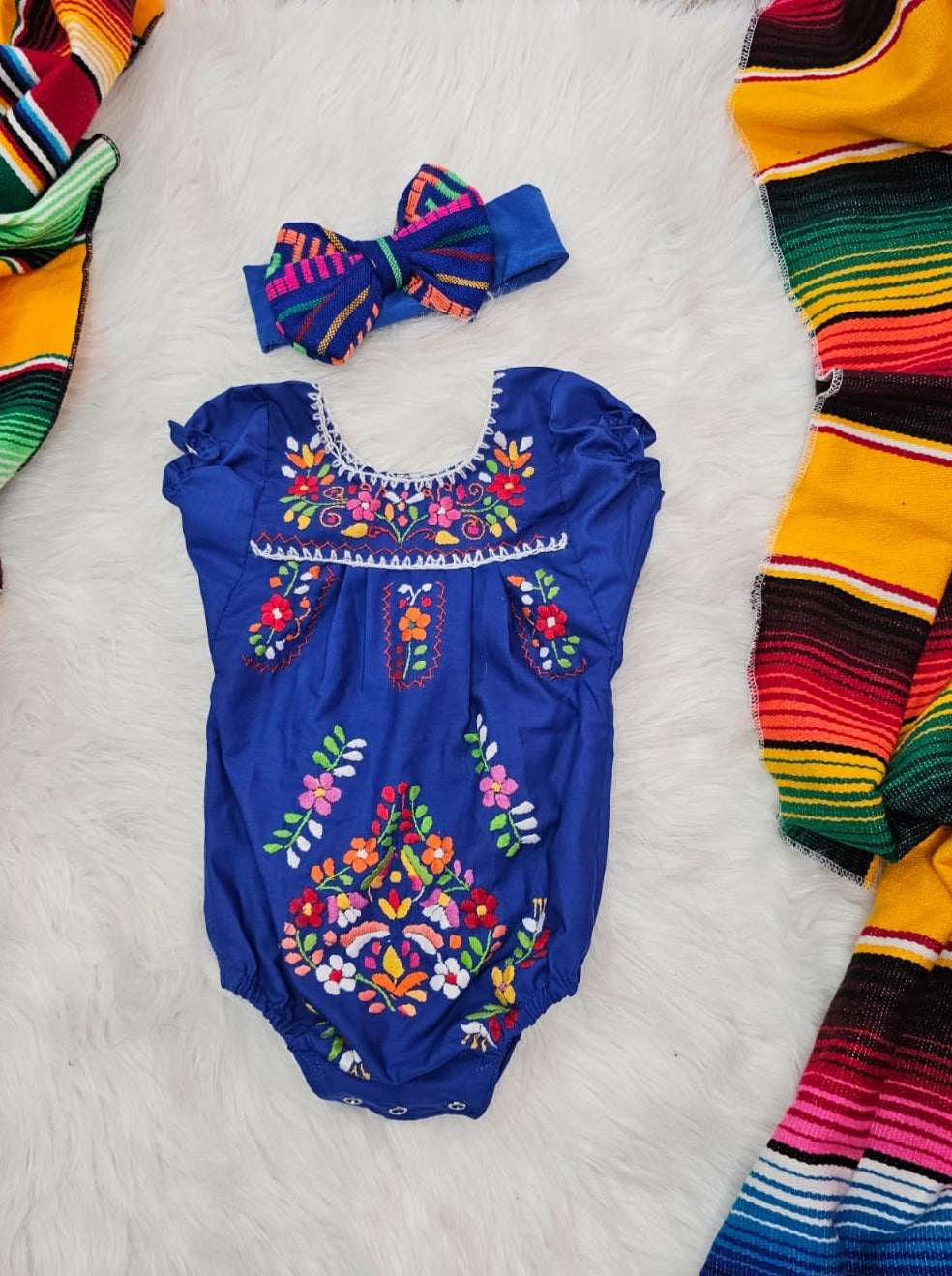 Traje mexicano para niña, fiesta mexicana de primer cumpleaños.