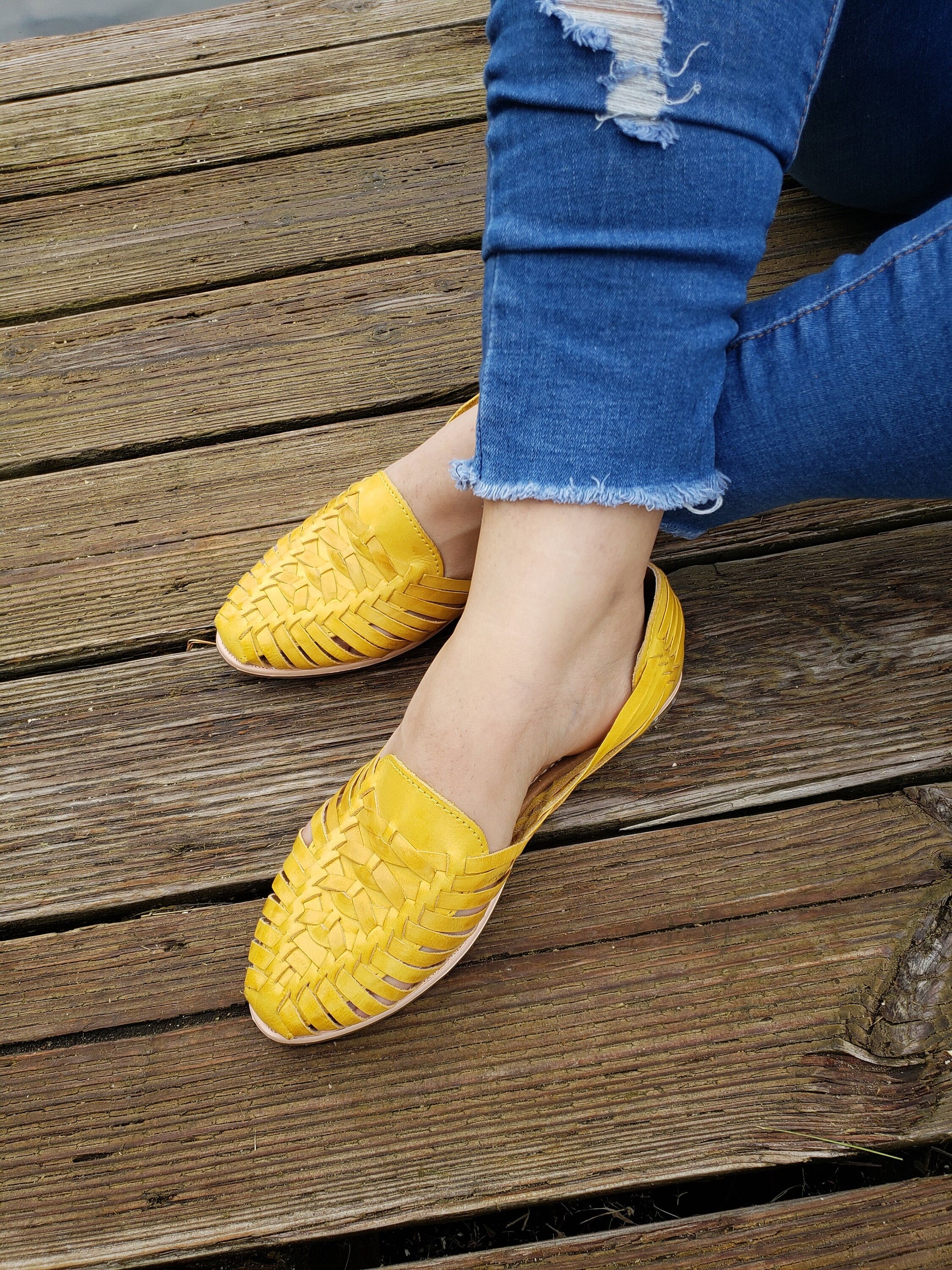 Anahi yellow, Mexican huarache sandals//Huarache mexicano//Mexican sandal//Mexican closed toe huarache sandal