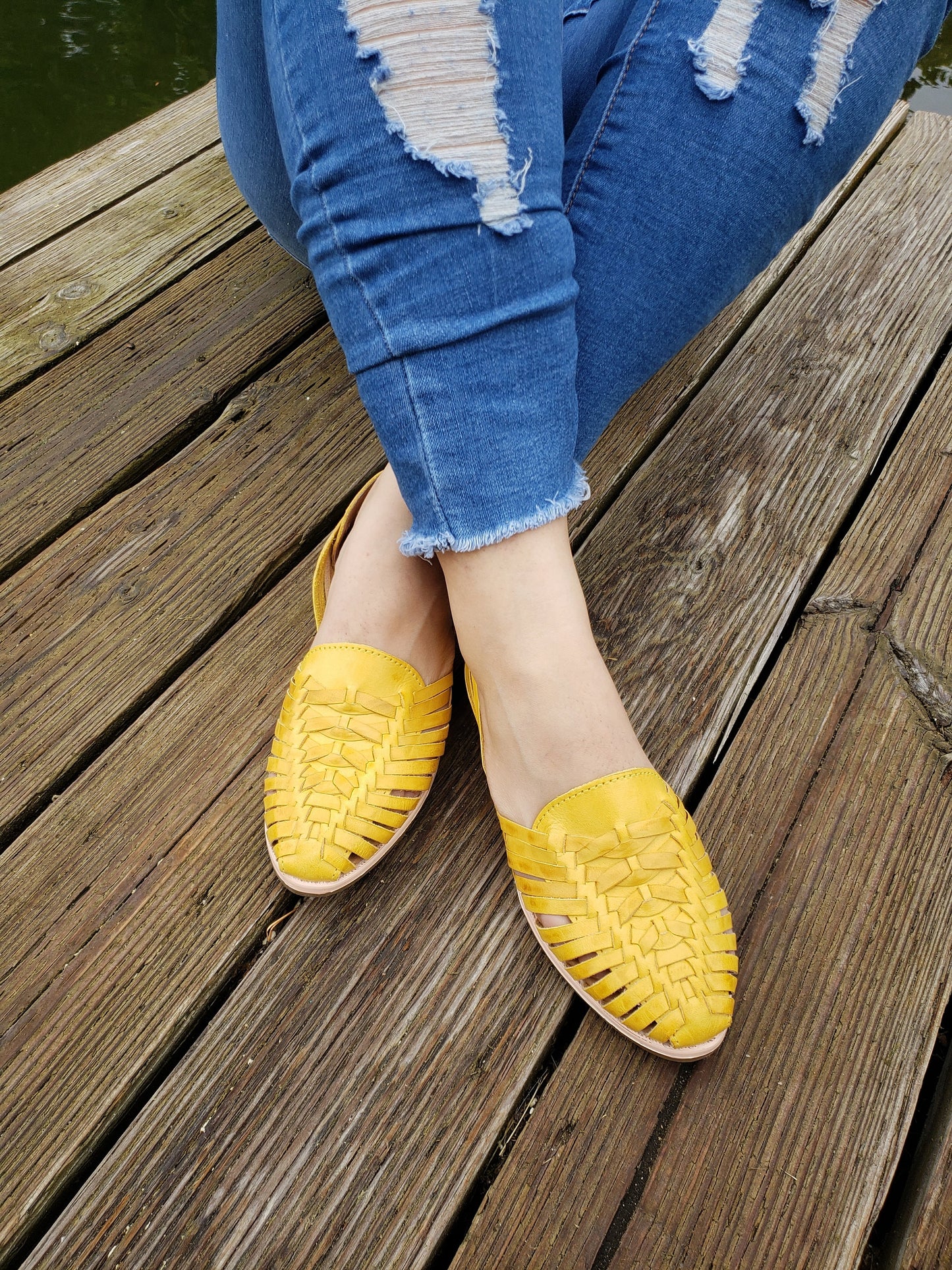 Anahi yellow, Mexican huarache sandals//Huarache mexicano//Mexican sandal//Mexican closed toe huarache sandal