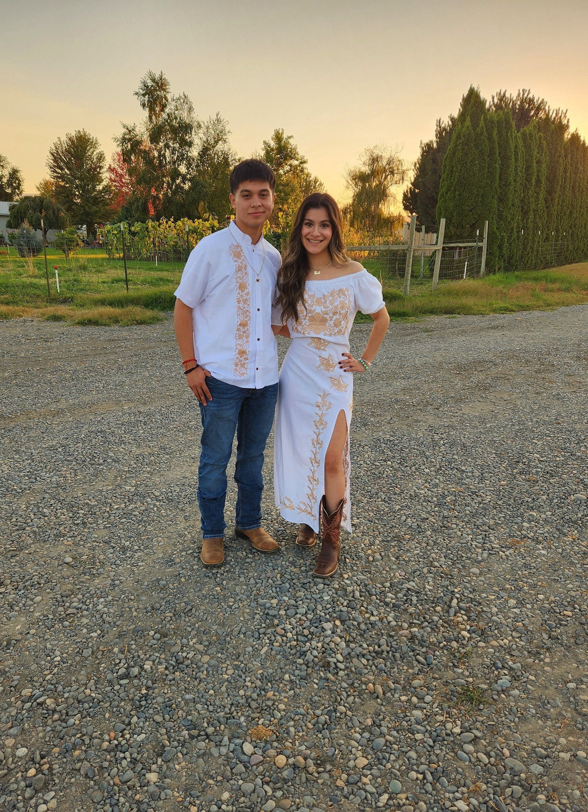 Matching outfits for couples||Mexican guayabera for him||Mexican off shoulder top||Mexican outfits||Mexican wedding dress||Anniversary gift