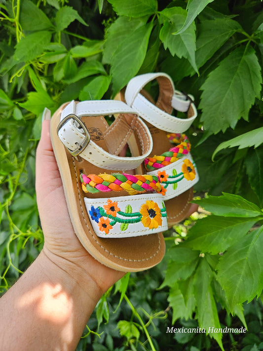 Natalia white Babies and toddlers huaraches sandal/Huaraches para bebe//Girls sandals, huaraches for babies and toddlers, baby shower gift