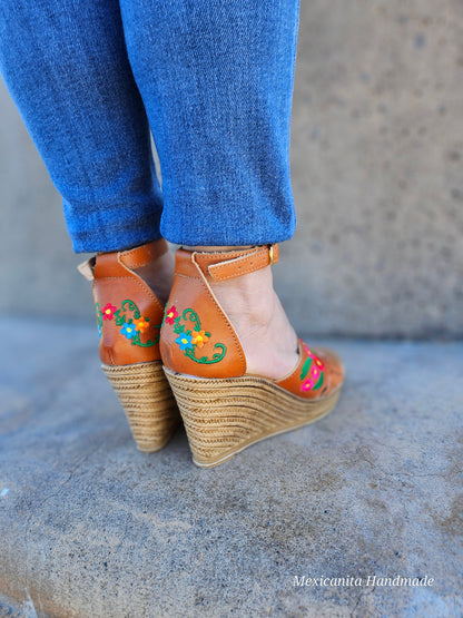 Mandys brown//Mexican huarache//Mexican wedge sandal//Mexican heels//Huarache mexicano//Mexican sandal//Open toe wedges//wide feet friendly