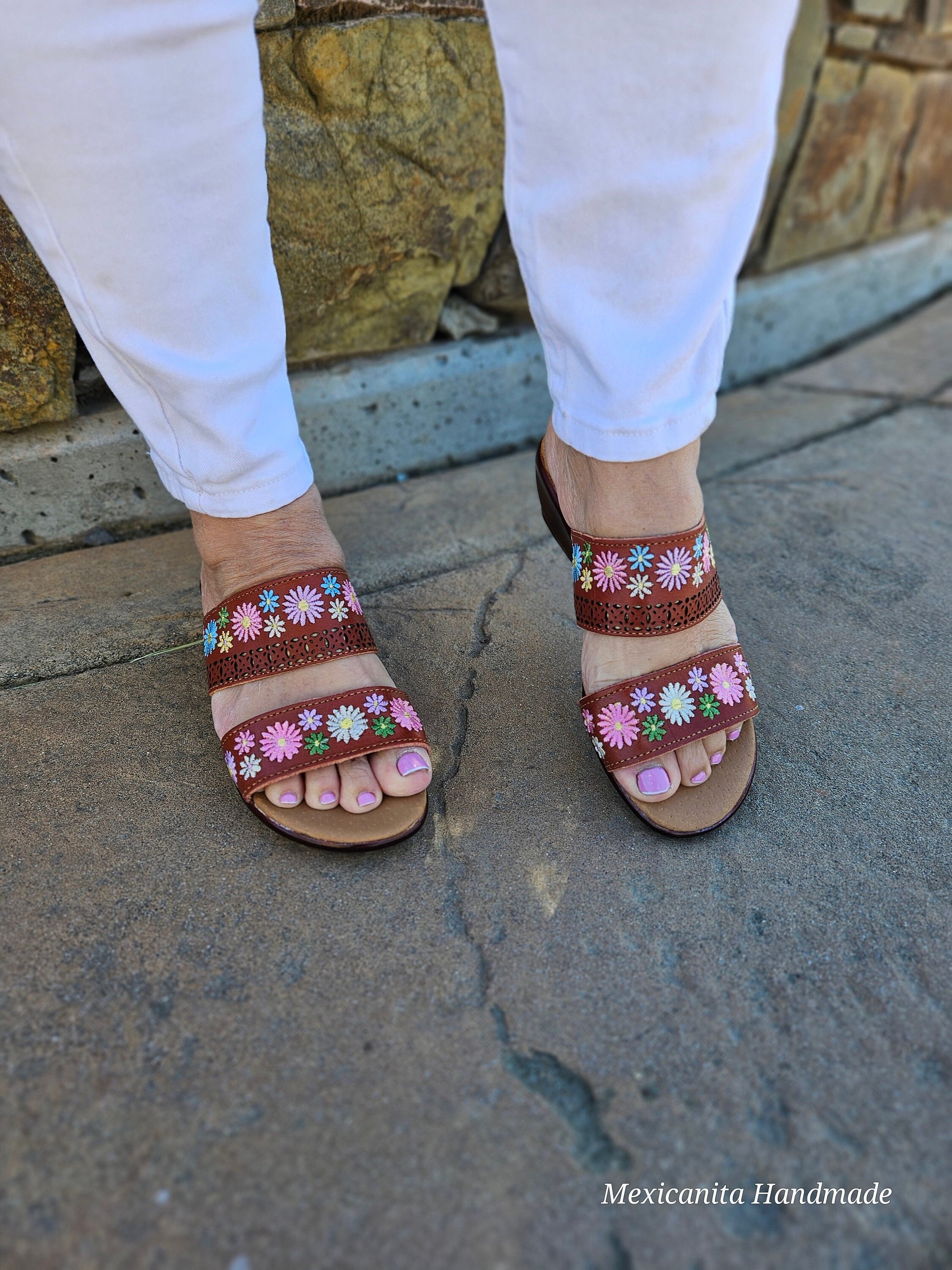 Amanda || low heel sandals||mexican huarache||mexican shoes|| open toe sandals||low heels sandals||gift for mom||WIDE FEET FRIENDLY