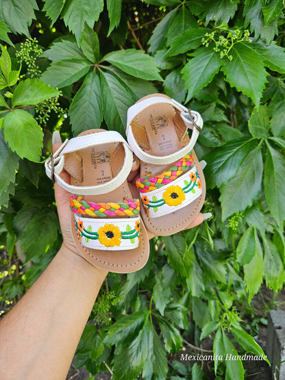 Natalia white Babies and toddlers huaraches sandal/Huaraches para bebe//Girls sandals, huaraches for babies and toddlers, baby shower gift