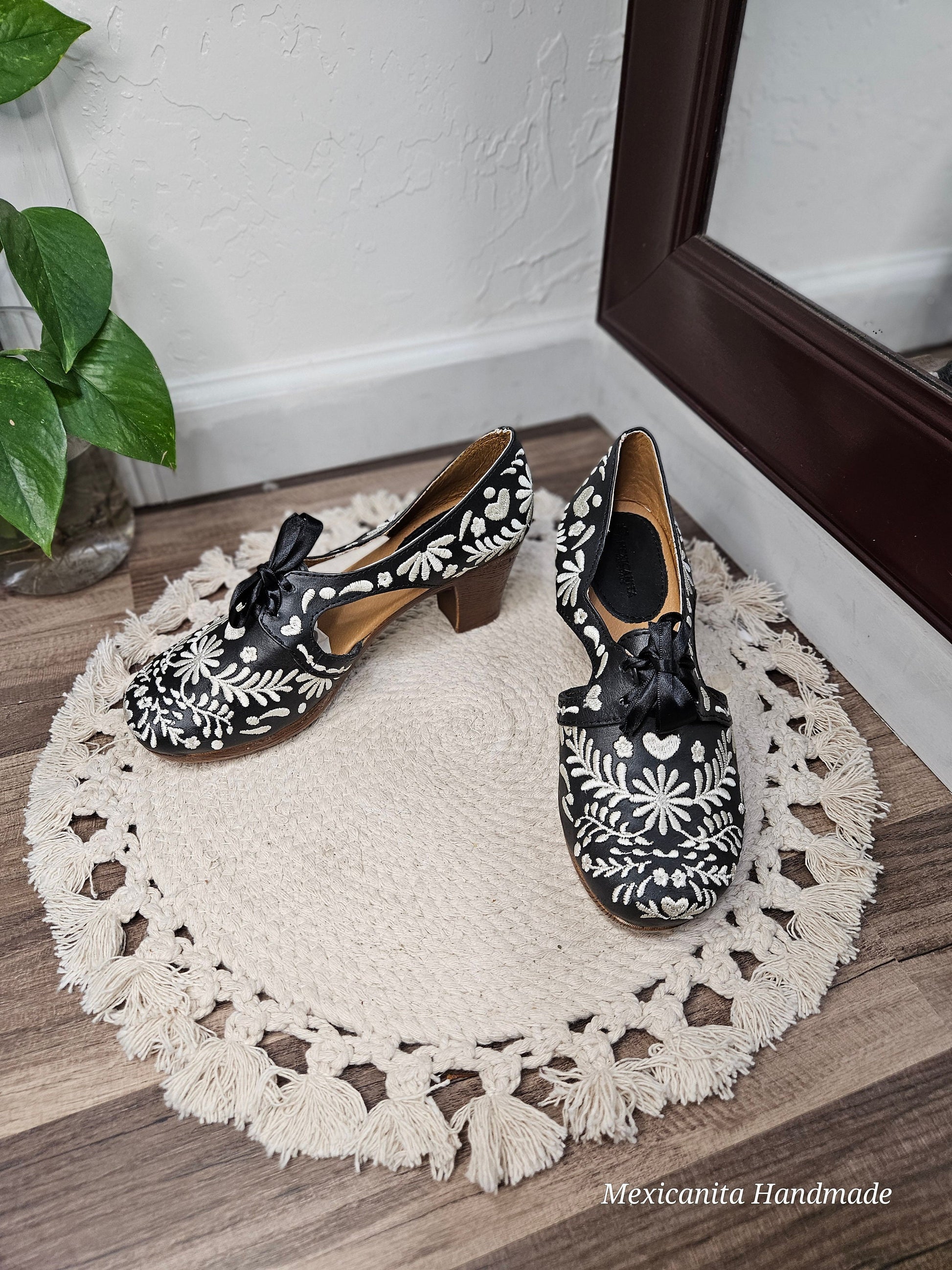 Stella laces embroidered|| Embroidered sandals|| Low heel sandals || Mexican huarache sandals|| Low platform sandals||