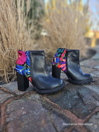 Lucia embroidered boots//Women's mexican boots//Chiapas boots//Suede boots//embroidered suede boots//floral embroidered ankle boots