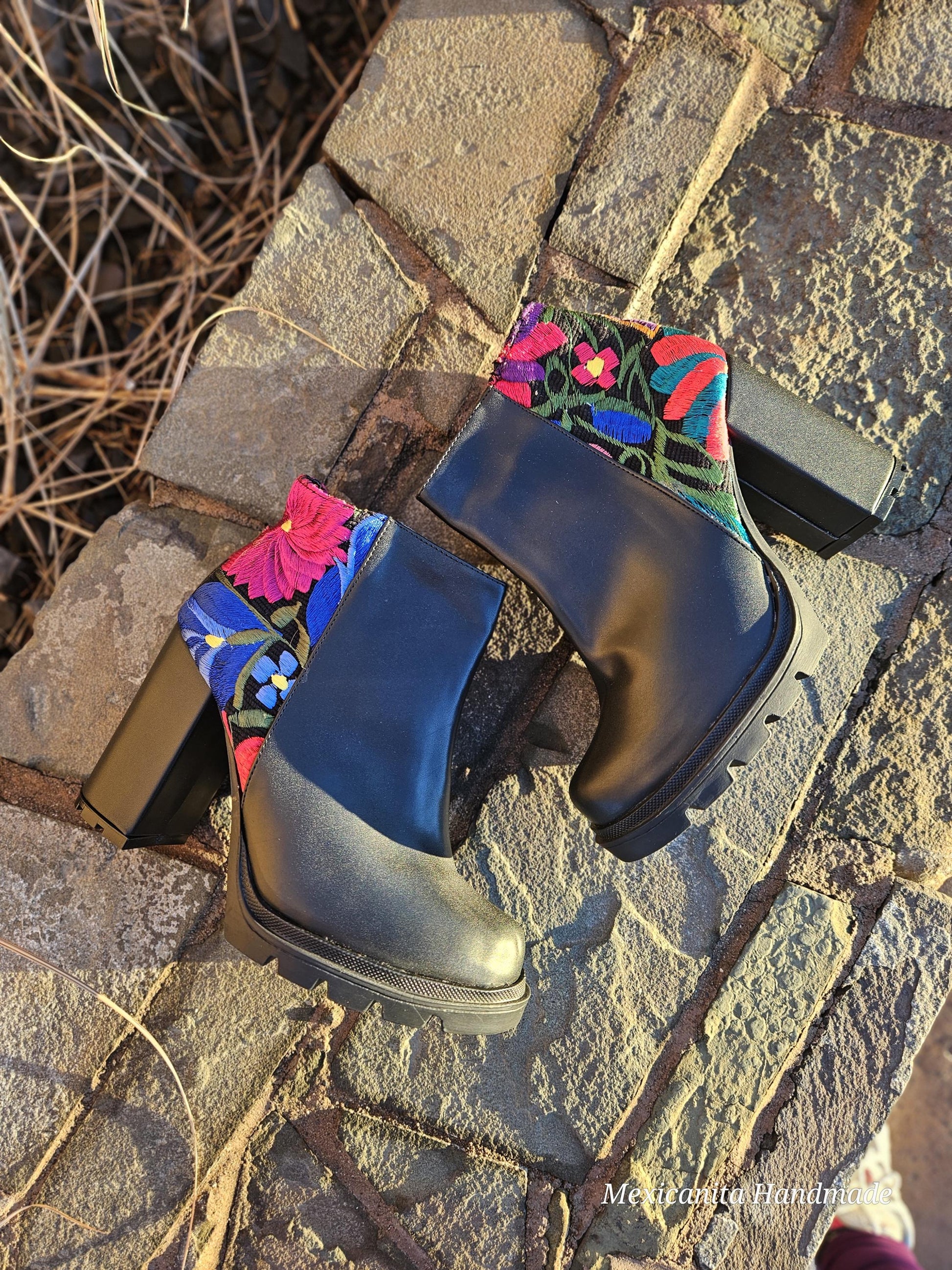 Lucia embroidered boots//Women's mexican boots//Chiapas boots//Suede boots//embroidered suede boots//floral embroidered ankle boots