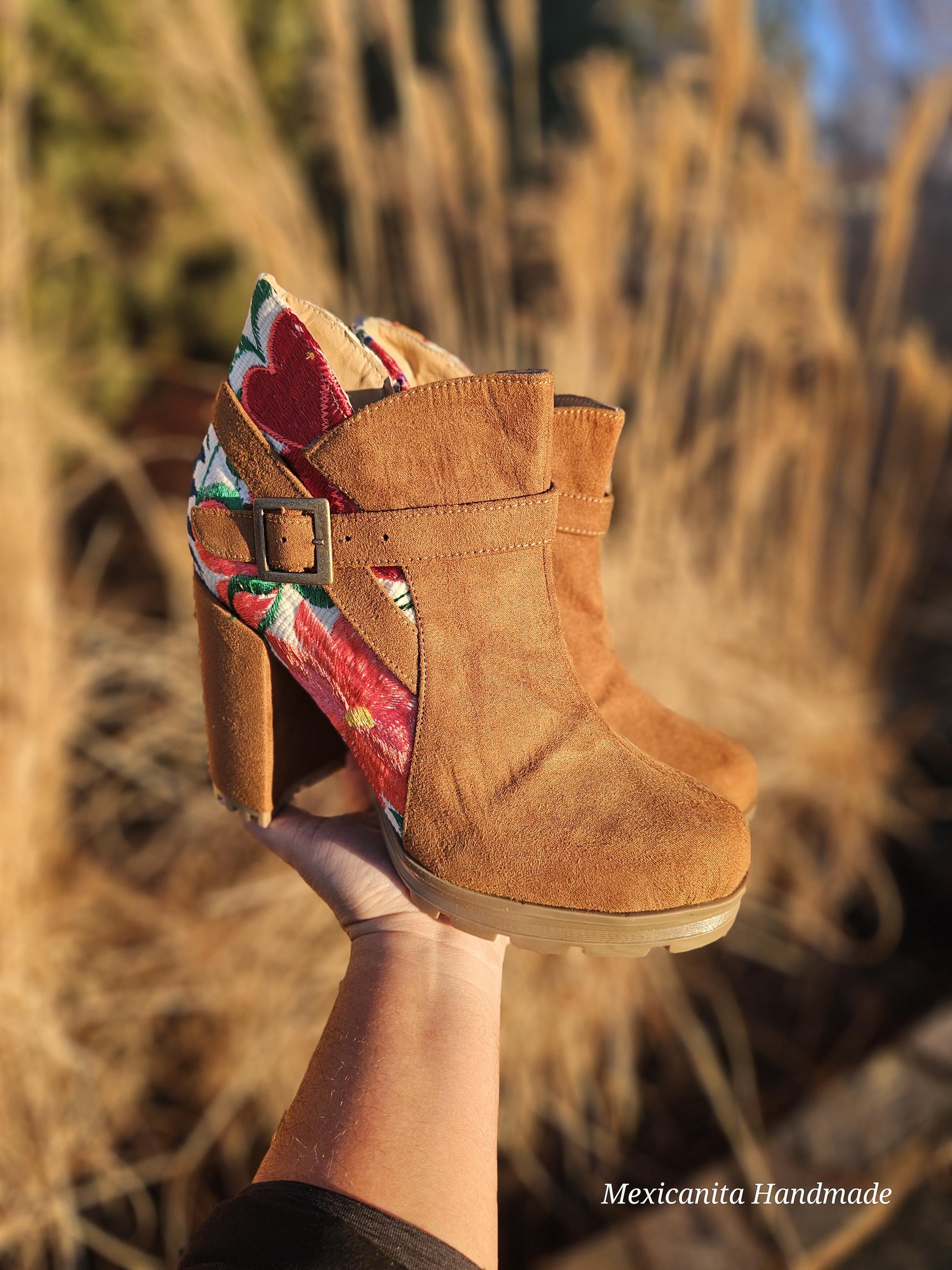 Lucia embroidered boots//Women's mexican boots//Chiapas boots