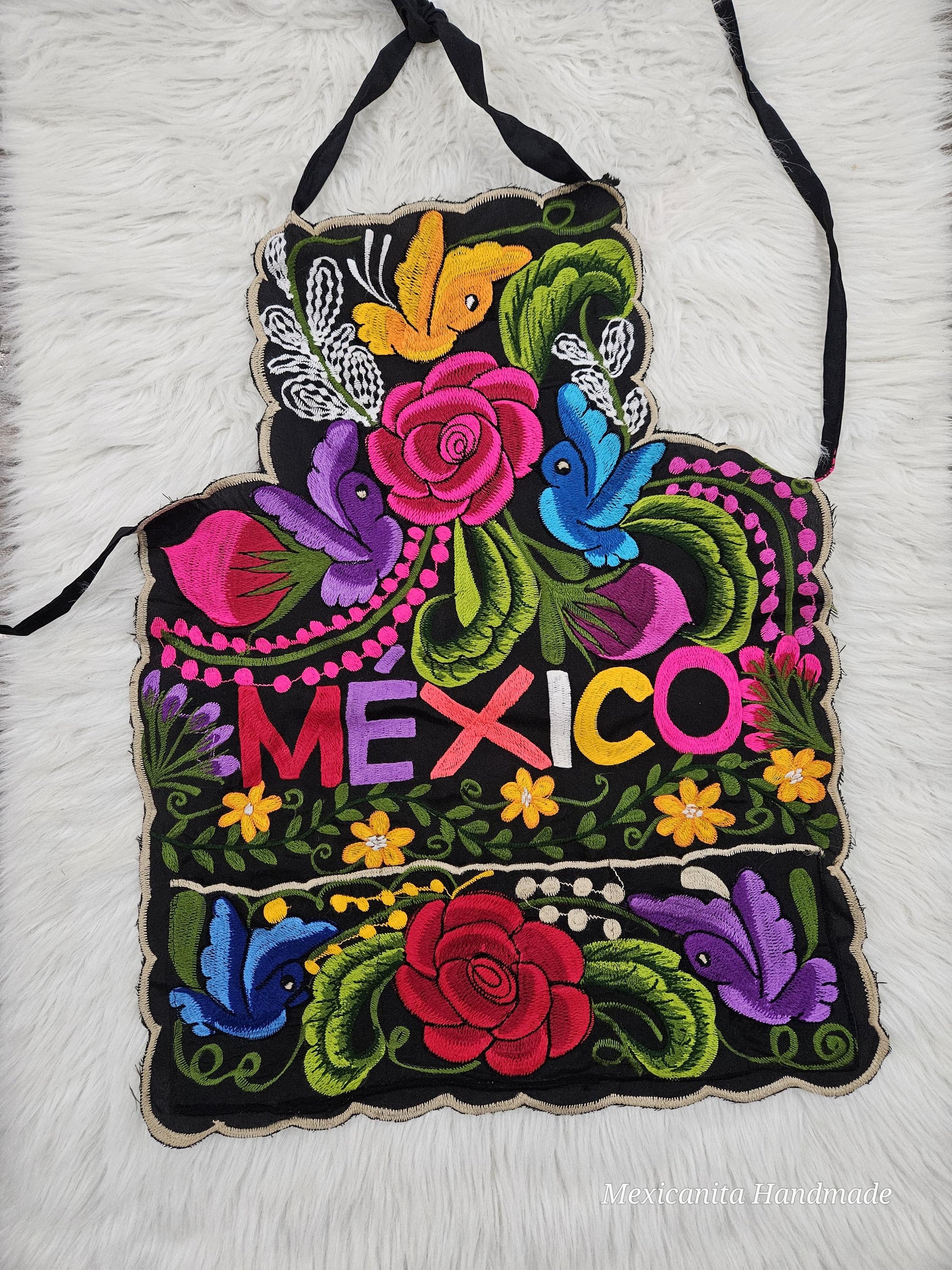 Mexican apron|| Floral apron|| Embroidered apron|| Gift for mom||Apron with pockets