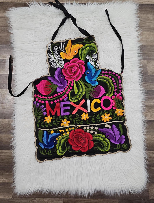 Mexican apron|| Floral apron|| Embroidered apron|| Gift for mom||Apron with pockets