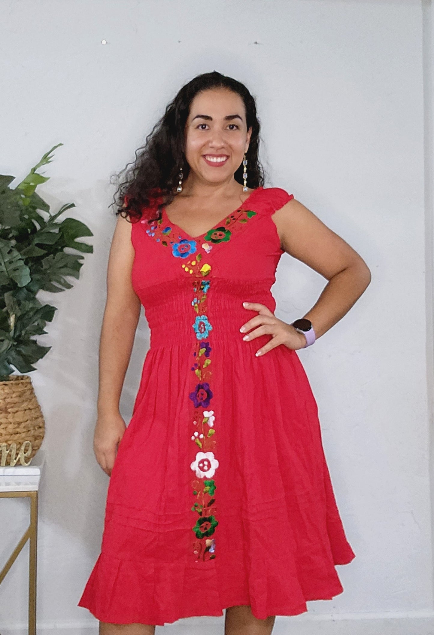 Vestido mexicano sin mangas con cuello en V