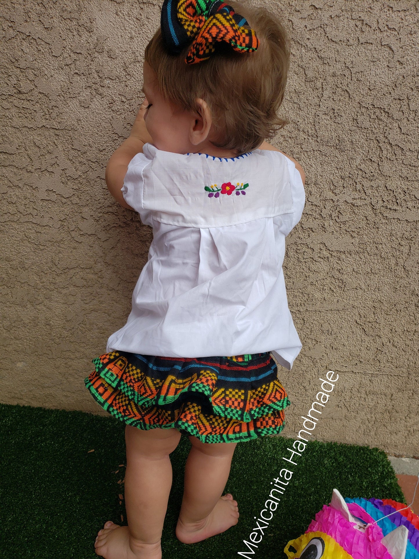 Baby mexican outfit//Taco-bout party outfit//Fiesta outfit//Mexican bloomers/Serape//taco twosday party//ruffles//baby mexican set outfit//