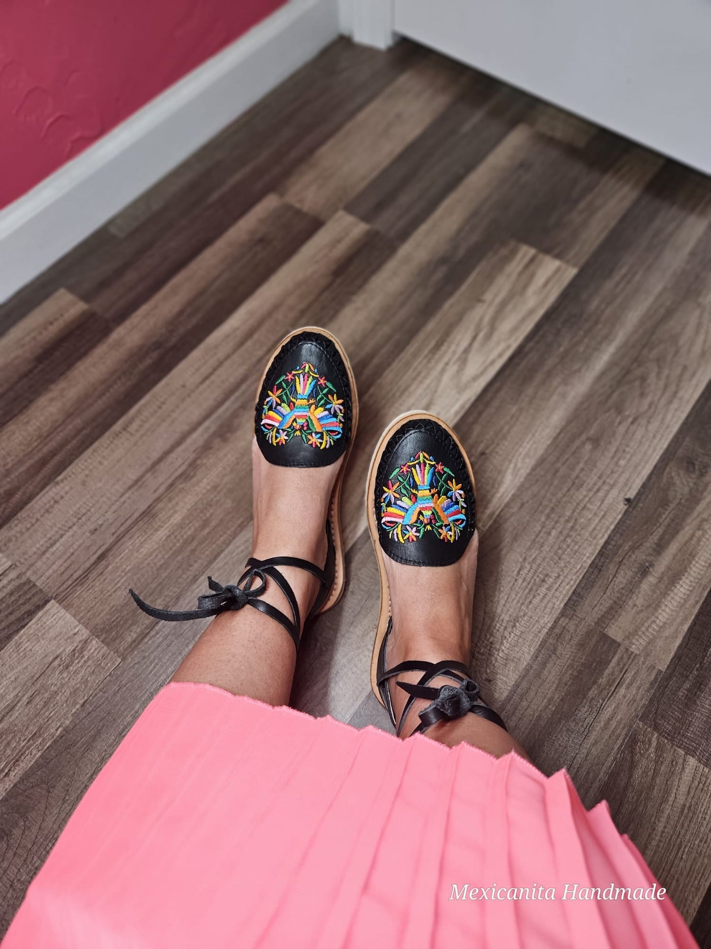 Corazon Otomi lace up|| Mexican huarache sandals||Huarache mexicano||Mexican sandal||Womens huarache||//Leather sandals||tenango embroidery