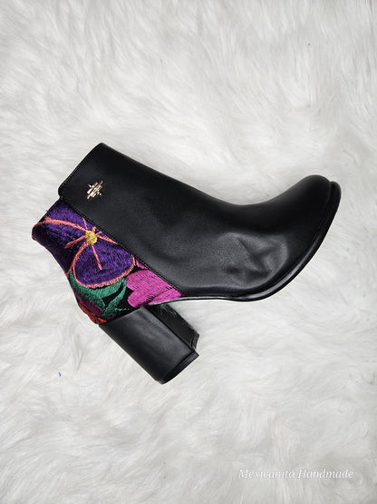 Mexicana embroidered boots//Women's mexican boots//embroidered leather boots//floral embroidered ankle boots