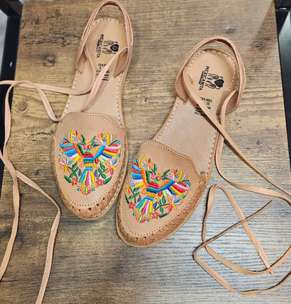 Corazon Otomi lace up|| Mexican huarache sandals||Huarache mexicano||Mexican sandal||Womens huarache||//Leather sandals||tenango embroidery