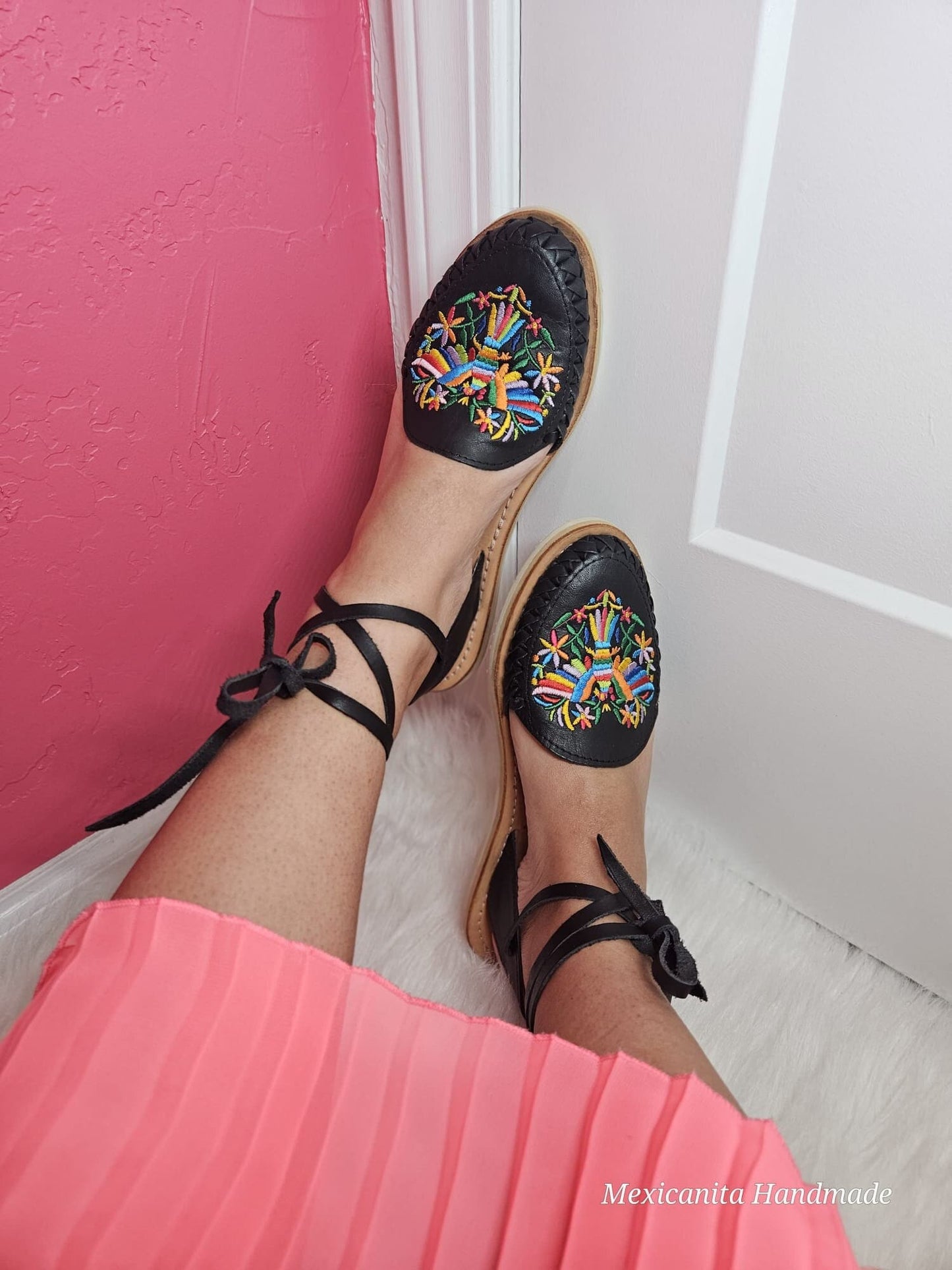 Corazon Otomi lace up|| Mexican huarache sandals||Huarache mexicano||Mexican sandal||Womens huarache||//Leather sandals||tenango embroidery